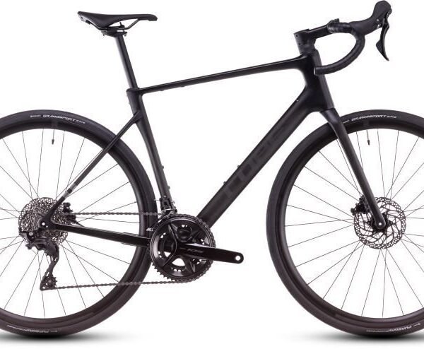Cube Attain C:62 Race blackline