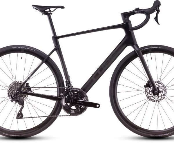 Cube Attain C:62 Race blackline